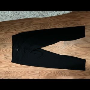 Lululemon Wunder Under High-Rise Tight 25" 
Luon (Size 8 and never worn)